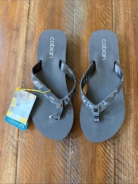 Women’s Cobian Flip Flop Sandal Shoes New With Tags NWT Size 9
